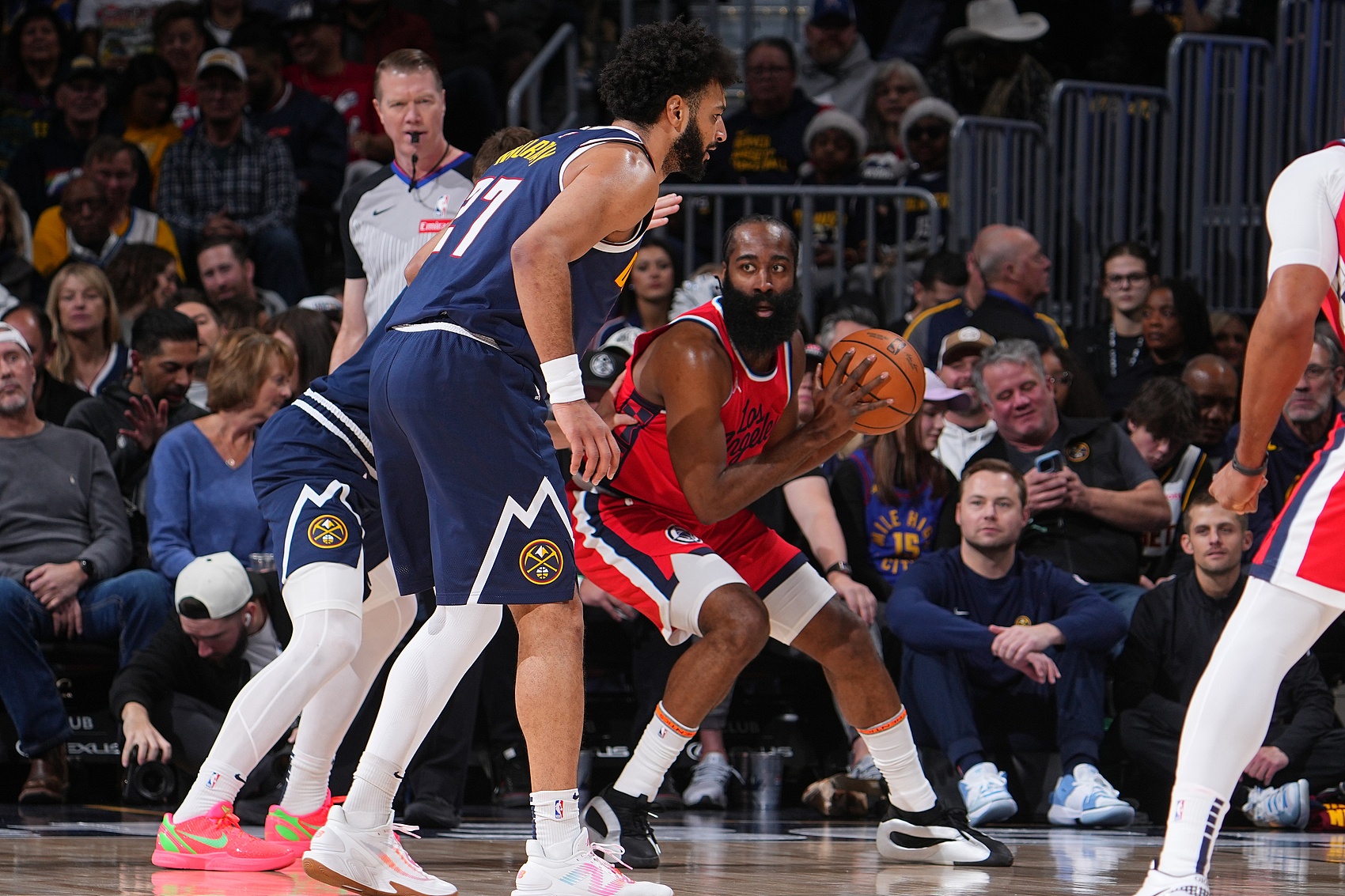 里尔发布备战花絮，今晨队长鼓劲，NBA季后赛任务艰巨，球队文化再被提及(关于波斯桑图尔的文章)-奇异果网站